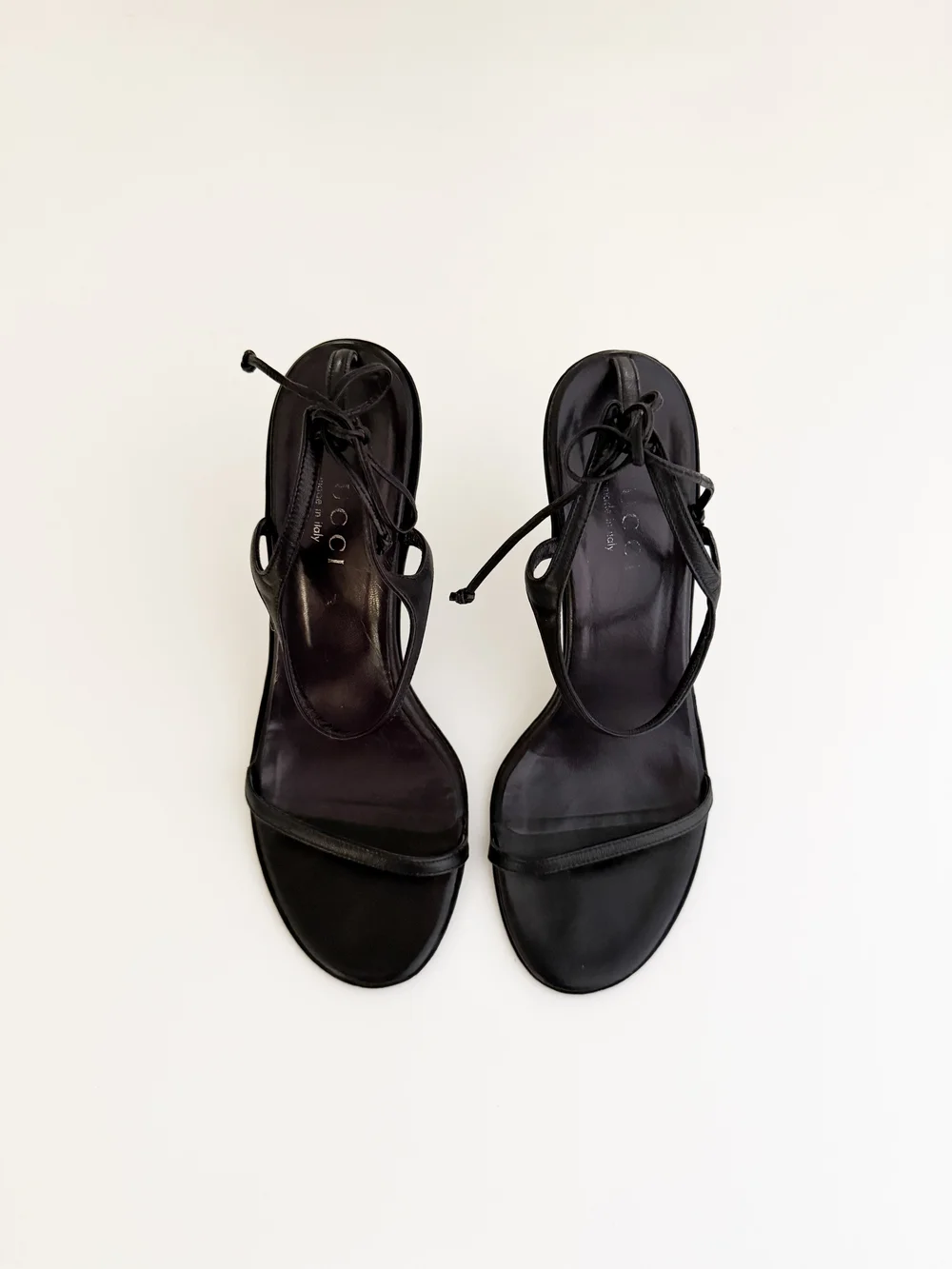 靴 Vintage Gucci Black Leather Sandals 35 Gucci Vintage Black Strappy Tied Leather Sandal Heels (US 8 / 7.5